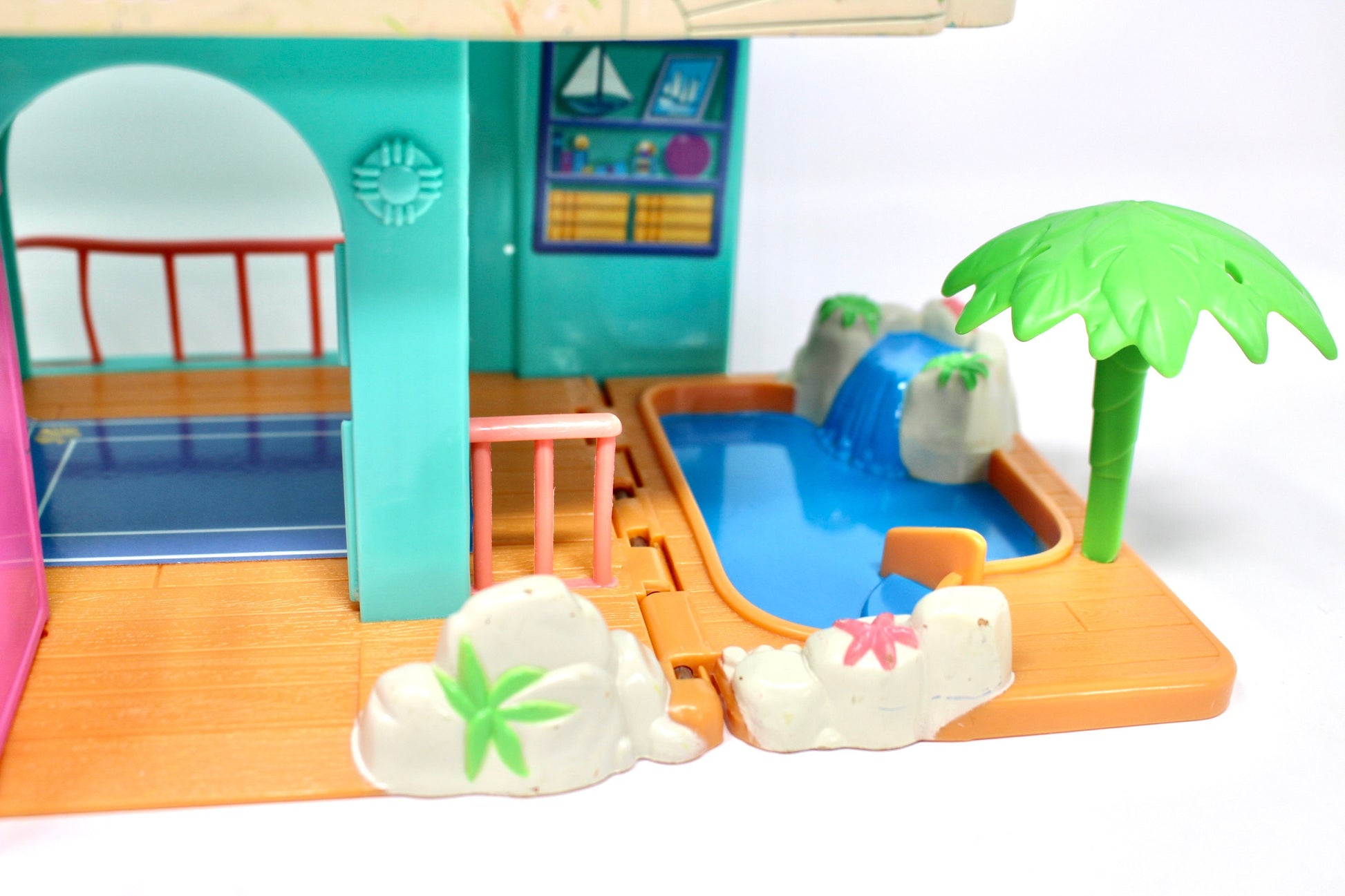 Sweet Streets Beach House, Vintage Fisher Price Loving Family Tropical Vacation Doll House with Accessories, Kids Vacation Beach Toy