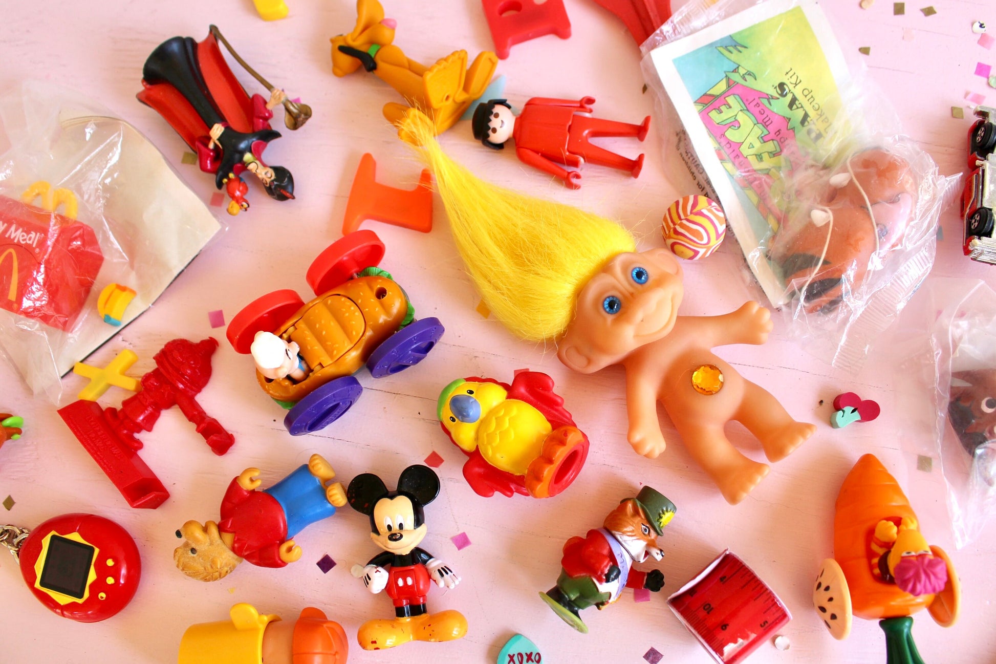 Mystery Small Toys Grab Bag, 80s 90s Nostalgia Box, Vintage McDonalds Toys, Disney Toys, Retro Keychains Erasers, Barbie, Disney, Trolls