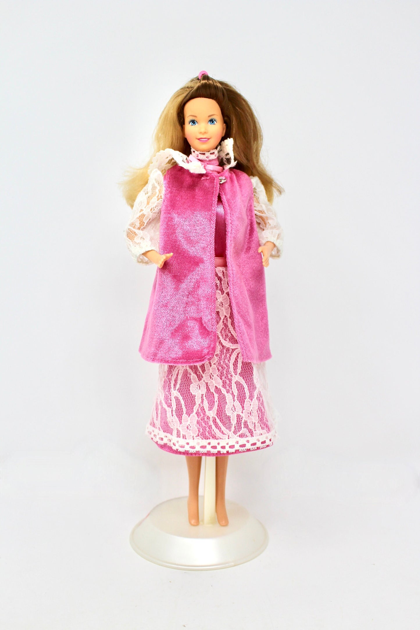 80s The Heart Family New Arrival Mom in Original Pink Lace Outfit